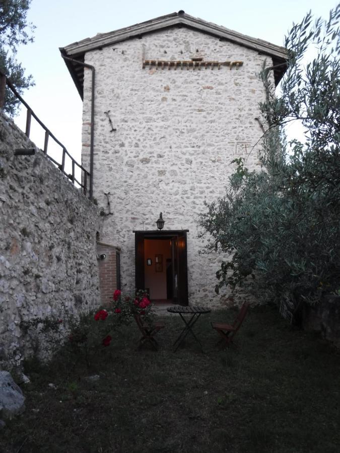 Agriturismo Il Casalino 스폴레토 외부 사진
