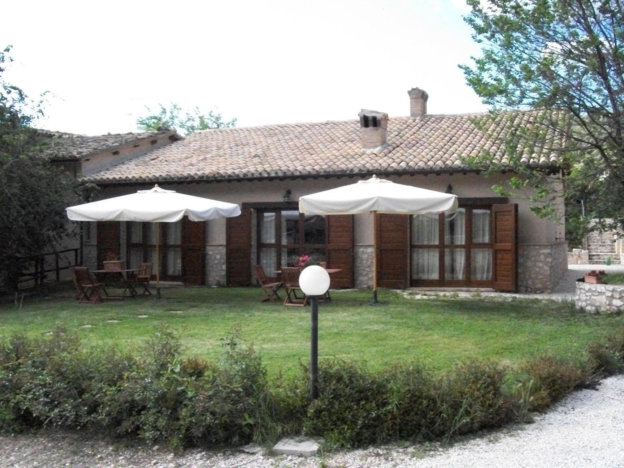 Agriturismo Il Casalino 스폴레토 외부 사진